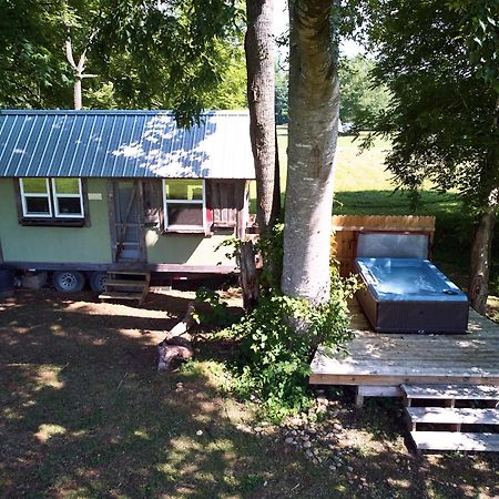 Creekwalk Inn Bed And Breakfast With Cabins Cosby Ngoại thất bức ảnh