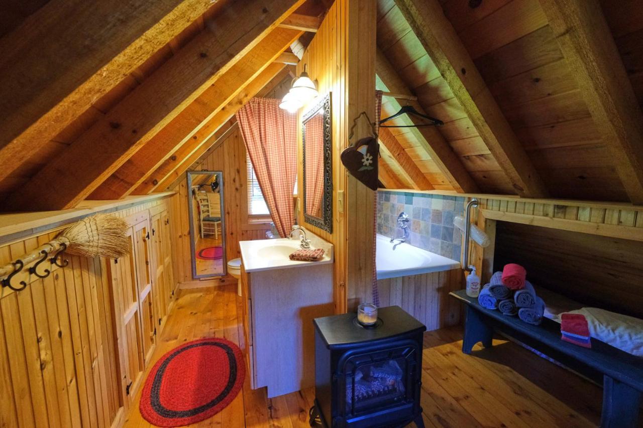 Creekwalk Inn Bed And Breakfast With Cabins Cosby Ngoại thất bức ảnh