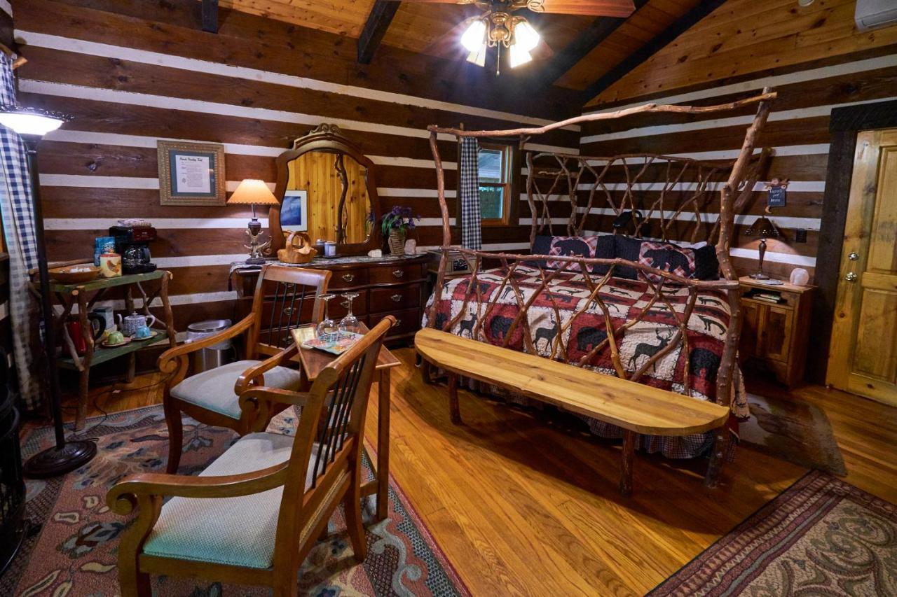 Creekwalk Inn Bed And Breakfast With Cabins Cosby Ngoại thất bức ảnh