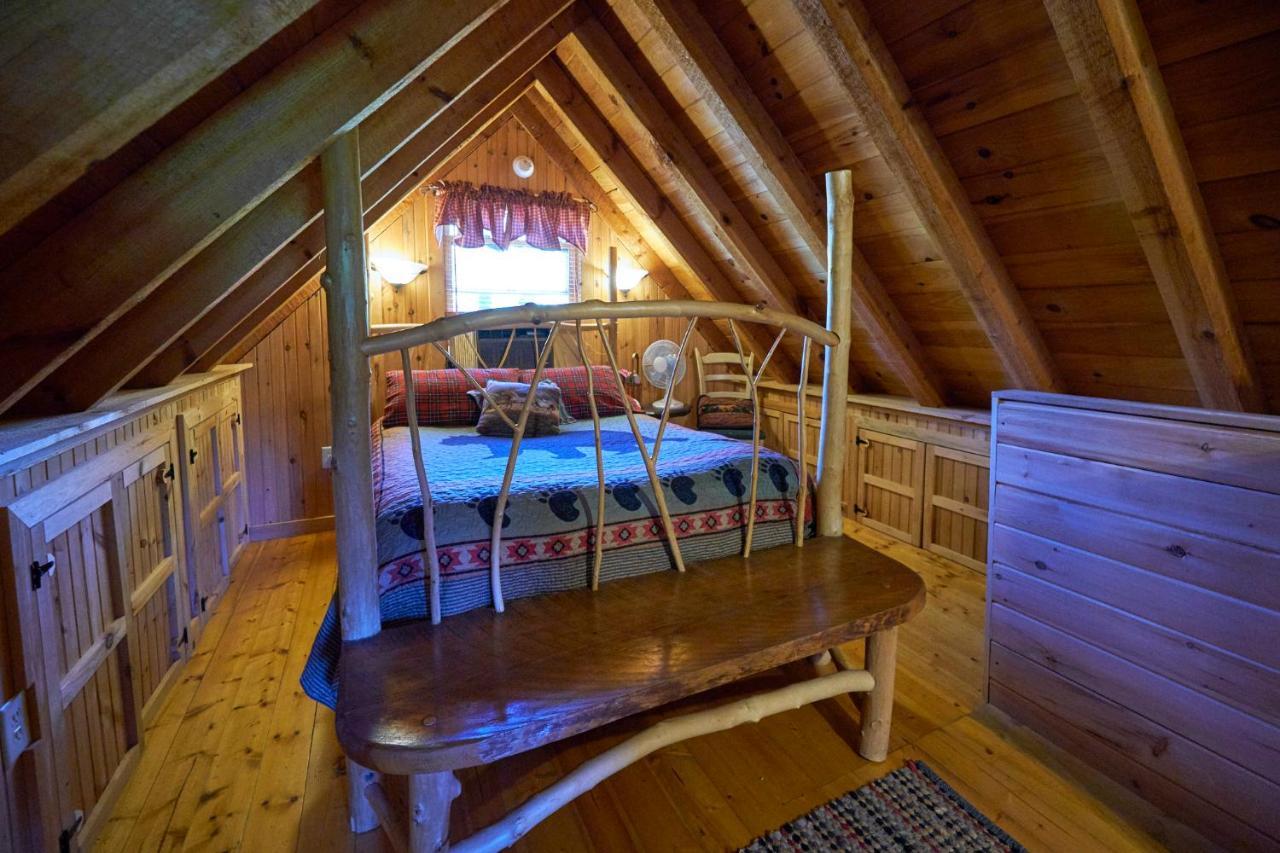 Creekwalk Inn Bed And Breakfast With Cabins Cosby Ngoại thất bức ảnh