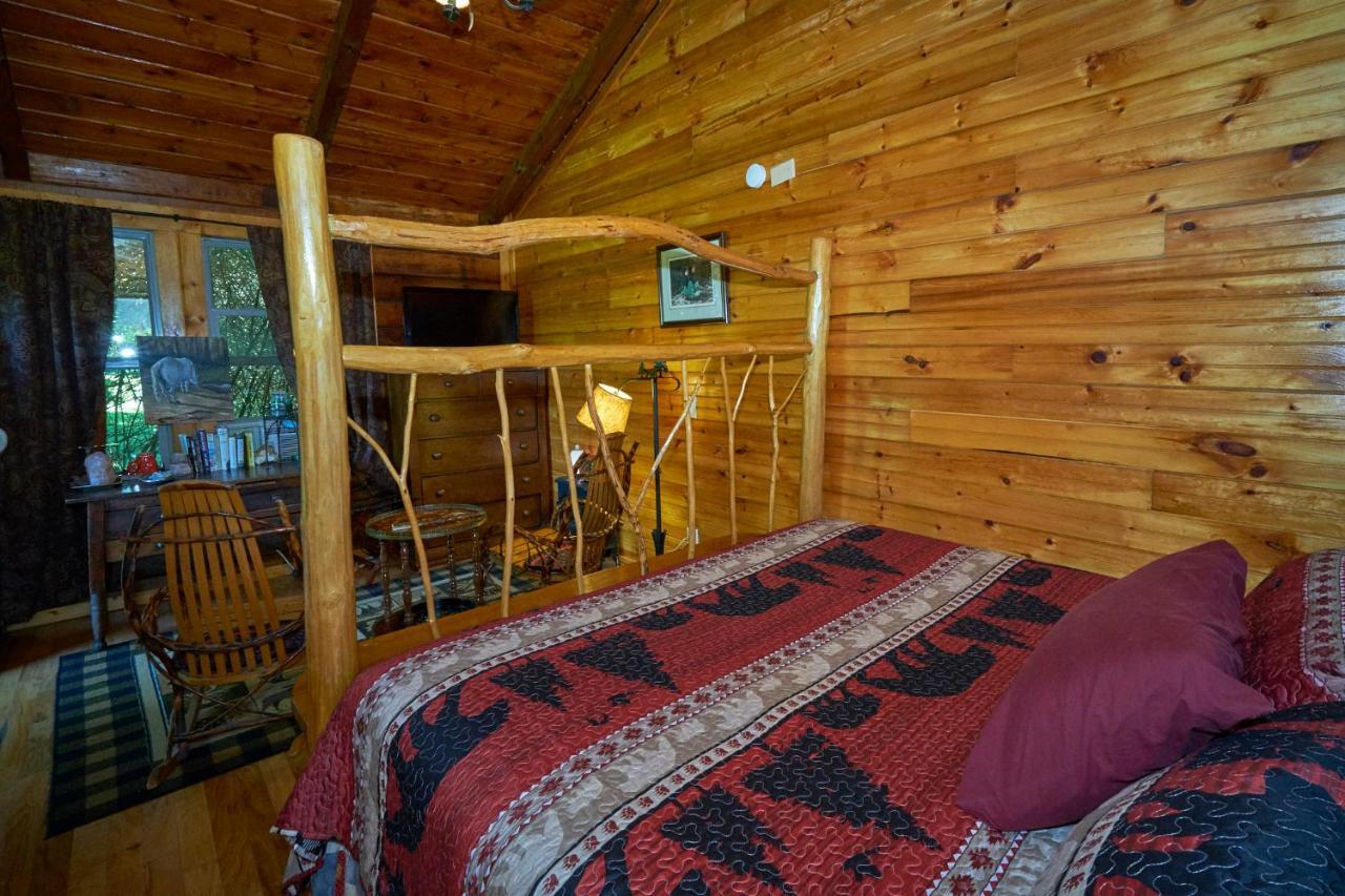 Creekwalk Inn Bed And Breakfast With Cabins Cosby Ngoại thất bức ảnh