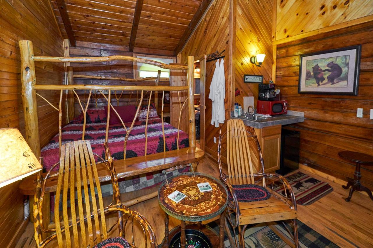 Creekwalk Inn Bed And Breakfast With Cabins Cosby Ngoại thất bức ảnh
