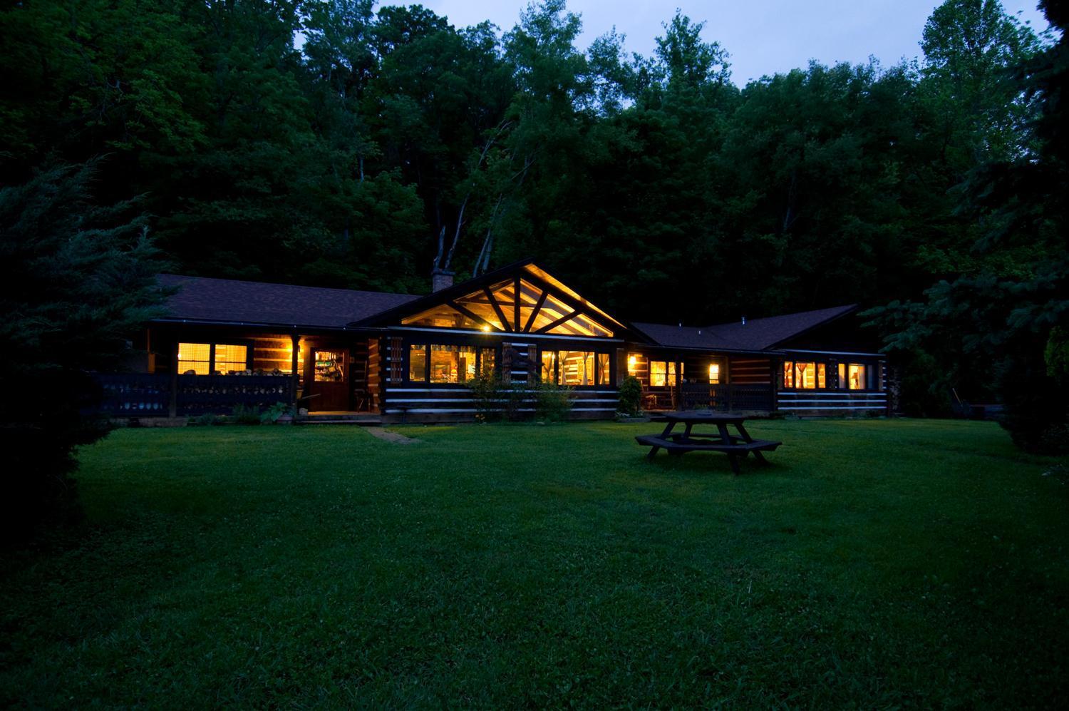 Creekwalk Inn Bed And Breakfast With Cabins Cosby Ngoại thất bức ảnh